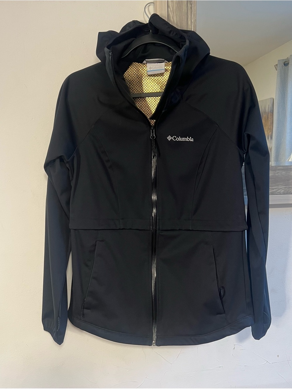 Columbia Women's Black Hooded Utility Softshell Jacket